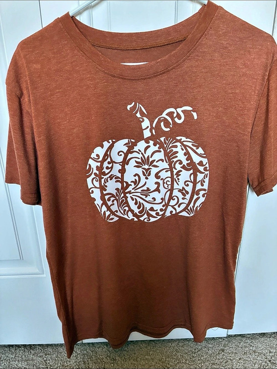 Tops - Pumpkin Graphic Floral Tee